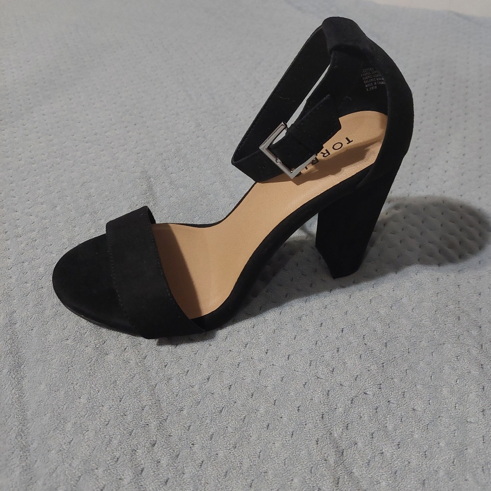 Torrid Classic Black Suede Block Heel Sandals 9.5WW - Picture 4 of 5